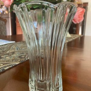 Anchor Hocking 8-3/8” hexagonal crystal vase